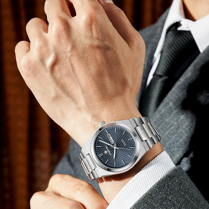 M821 — Automatic Signature Watch